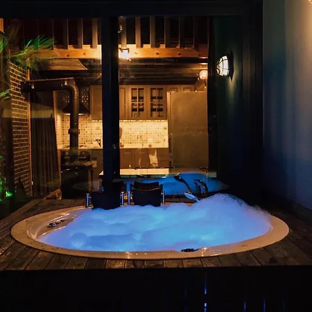 Deep Luxury سبانجا